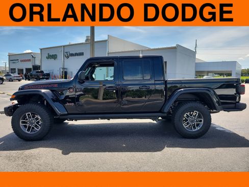 Used 2025 Jeep Gladiator Mojave image 8