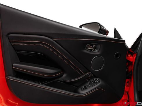 Used 2022 Aston Martin V8 Vantage Roadster image 28