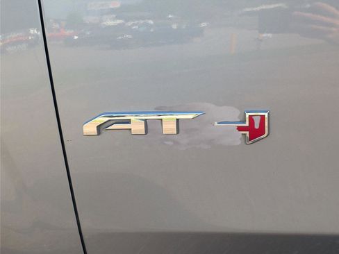 Used 2023 GMC Yukon AT4 w/ Technology Package image 40