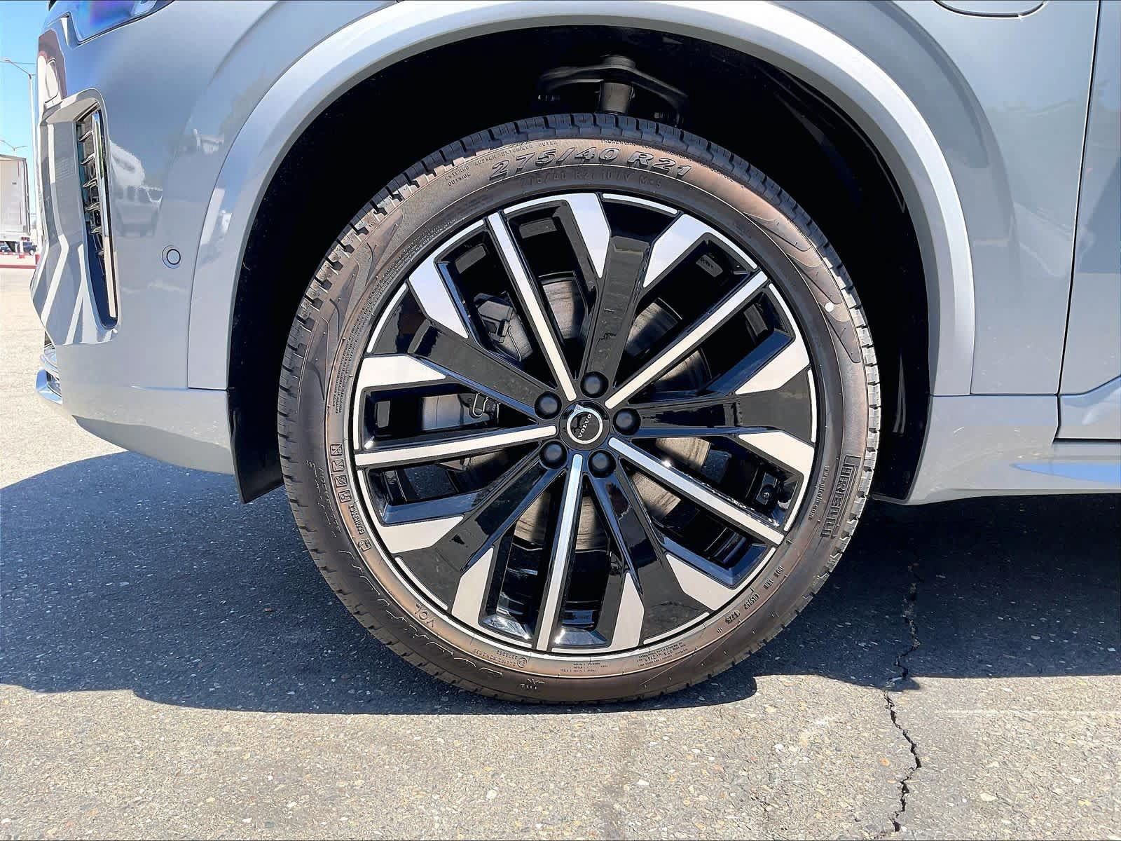 New 2026 Volvo XC90 T8 Plus w/ Protection Package AWD/4WD image 14