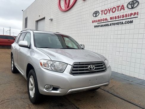 Used 2010 Toyota Highlander SE image 3