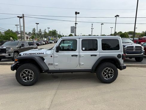 Used 2024 Jeep Wrangler Unlimited Rubicon w/ Safety Group AWD/4WD image 9