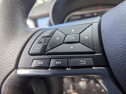 Used 2025 Nissan Versa SV image 23