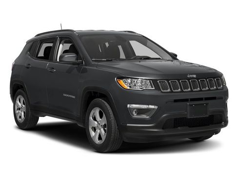 Used 2017 Jeep Compass Latitude w/ Popular Equipment Group FWD image 9