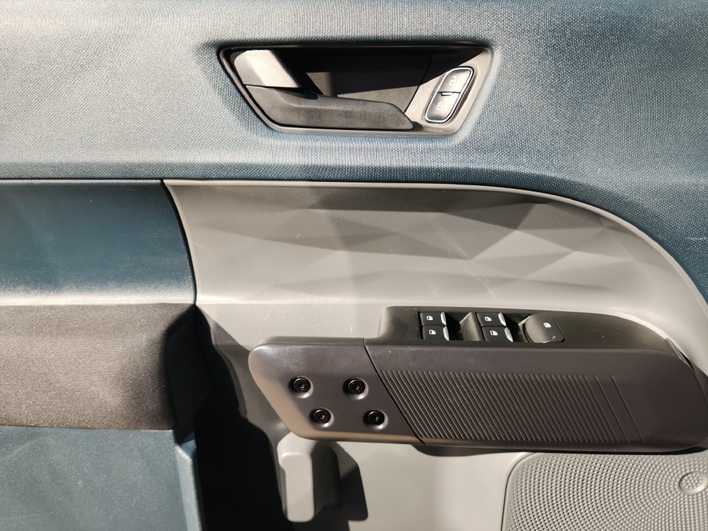 Used 2023 Ford Maverick XL FWD image 29