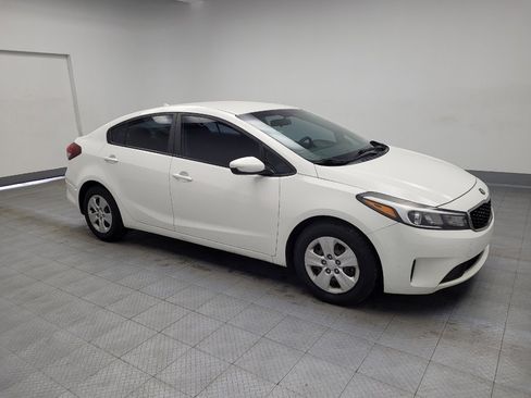 Used 2017 Kia Forte LX image 11