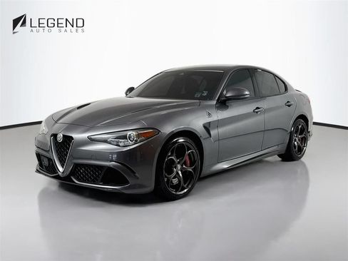 Used 2018 Alfa Romeo Giulia Quadrifoglio w/ Driver Assist Dynamic Package RWD image 1