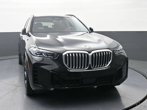 Used 2024 BMW X5 xDrive40i w/ M Sport Package AWD/4WD image 2