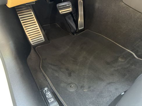 Used 2025 Chevrolet Corvette Z06 w/ Chrome Exterior Badge Package image 17