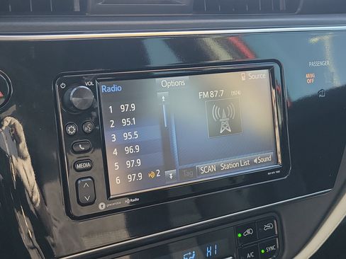 Used 2017 Toyota Corolla iM image 24