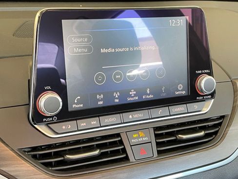 Used 2024 Nissan Altima 2.5 SV image 21