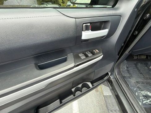 Used 2018 Toyota Tundra SR5 w/ SR5 Upgrade Package AWD/4WD image 8