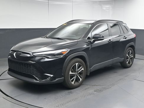 Used 2024 Toyota Corolla Cross XSE image 4