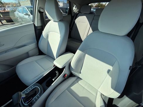 Used 2025 Hyundai Kona SEL image 36