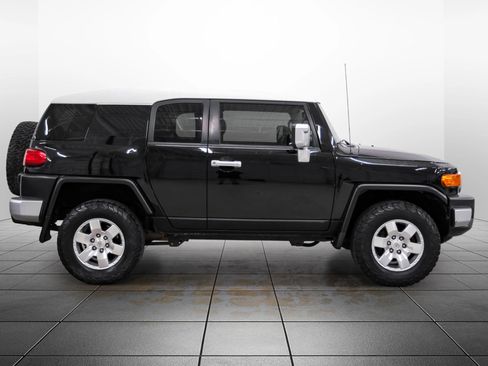 Used 2007 Toyota FJ Cruiser 4WD image 7