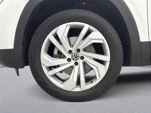 Used 2020 Volkswagen Atlas Cross Sport SE w/ Towing Package image 24