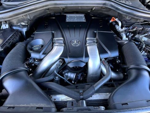 Used 2018 Mercedes-Benz GLS 550 4MATIC image 31