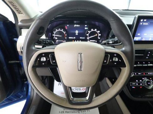 Used 2021 Lincoln Corsair AWD w/ Equipment Group 101A image 19