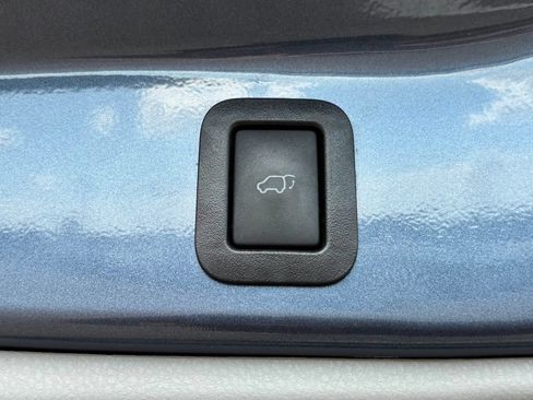 Used 2019 Toyota Highlander XLE FWD image 7