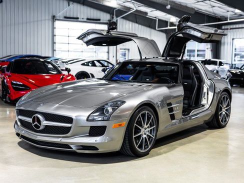 Used 2011 Mercedes-Benz SLS AMG Coupe image 2