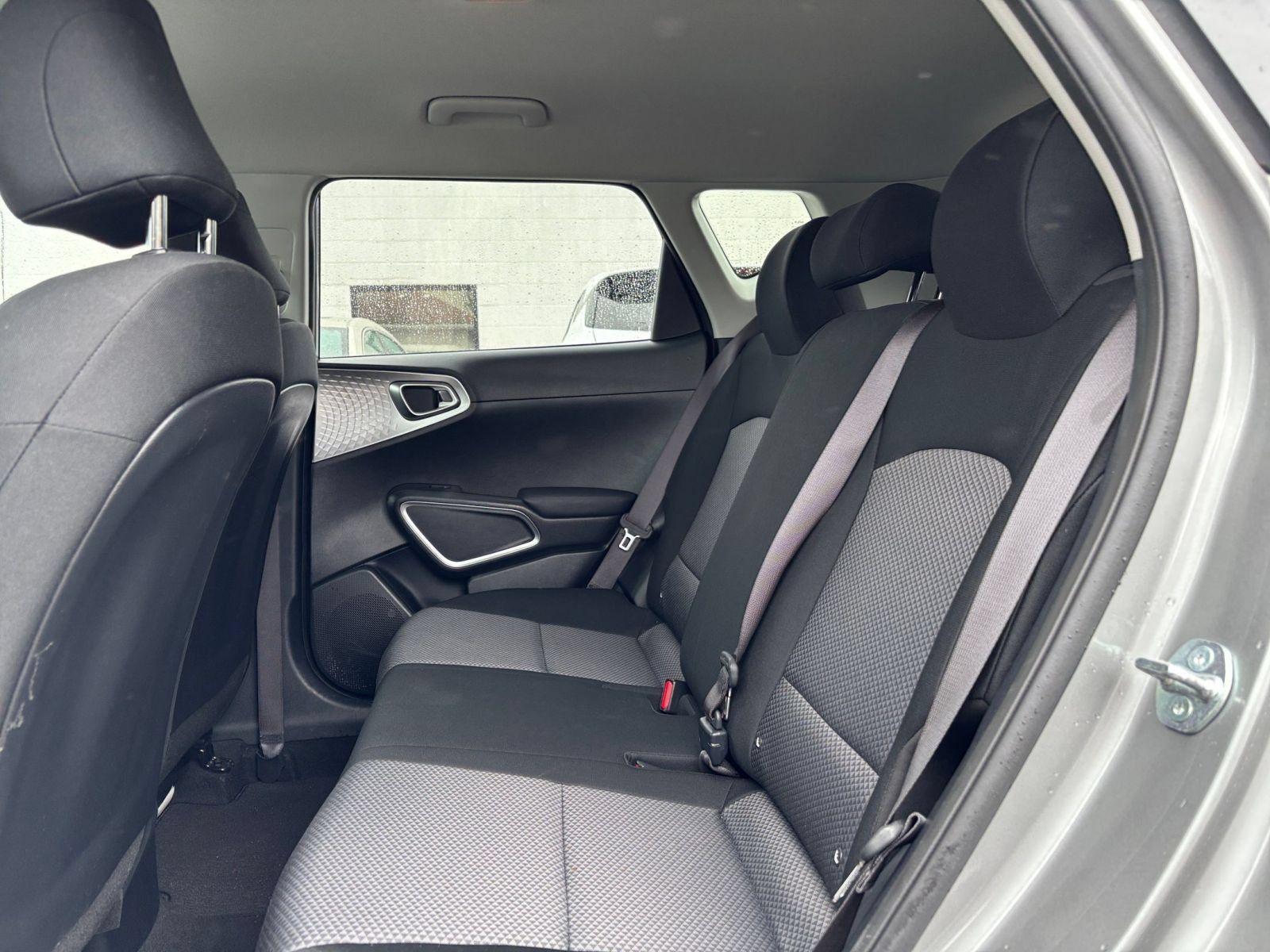 Used 2025 Kia Soul LX w/ LX Technology Package FWD image 22