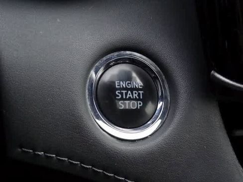 Used 2022 Toyota Highlander XLE image 28