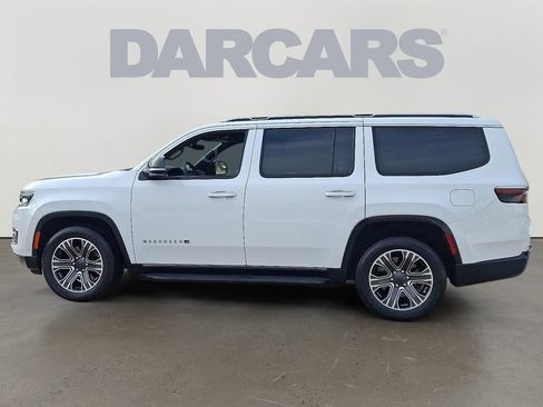 Used 2024 Jeep Wagoneer 4WD w/ Premium Group I image 4