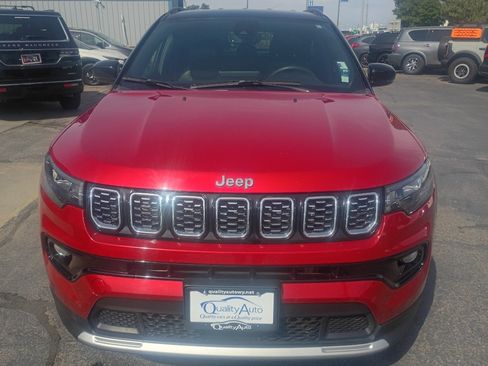 Used 2025 Jeep Compass Limited AWD/4WD image 3