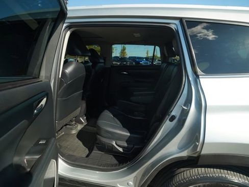 Used 2022 Toyota Highlander XLE image 15