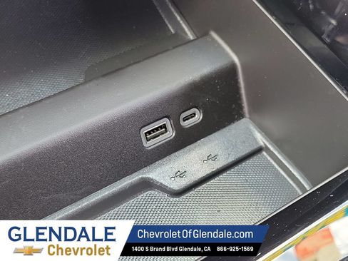 Certified 2025 Chevrolet Suburban Z71 AWD/4WD image 29