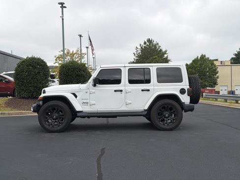Used 2020 Jeep Wrangler Unlimited Sahara AWD/4WD image 11
