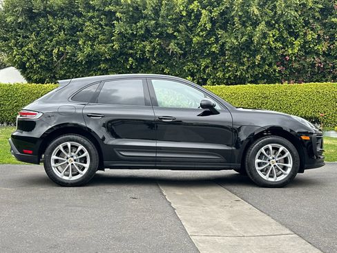 New 2026 Porsche Macan image 9