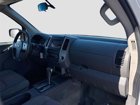 Used 2017 Nissan Frontier SV image 27