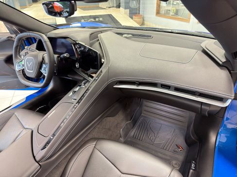 Used 2025 Chevrolet Corvette Stingray Convertible w/ 1LT RWD image 28