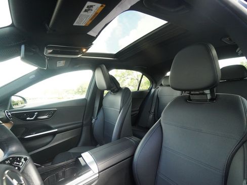 Used 2025 Mercedes-Benz C 300 4MATIC Sedan image 22