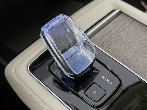 New 2026 Volvo XC90 T8 Ultra w/ Protection Package Premier image 16