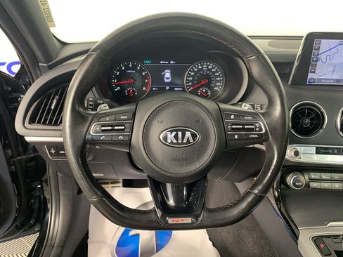 Used 2018 Kia Stinger GT2 AWD/4WD image 19