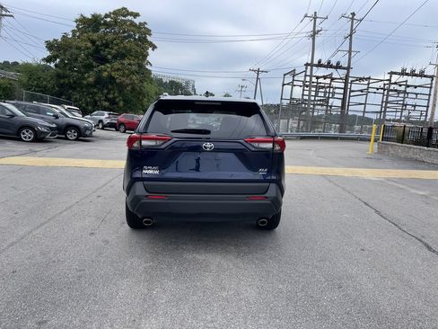 Used 2025 Toyota RAV4 XLE w/ Convenience Package AWD/4WD image 4