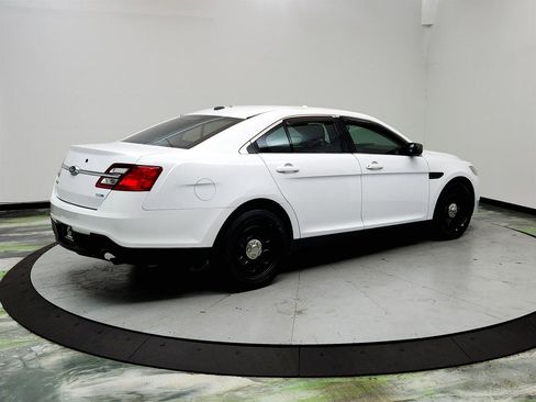 Used 2017 Ford Taurus SEL image 5