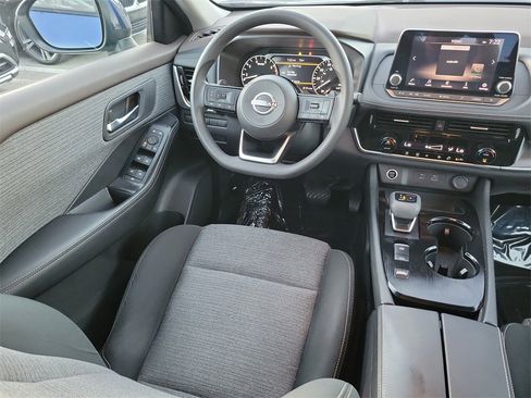 Certified 2022 Nissan Rogue SV image 10