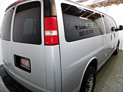 Used 2019 Chevrolet Express 3500 LT w/ LT Preferred Equipment Group RWD image 5