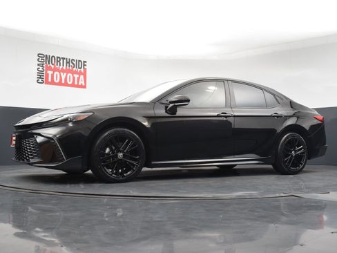 Used 2025 Toyota Camry SE FWD image 25