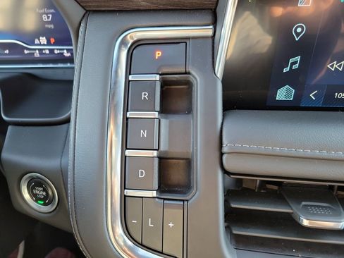 Certified 2024 Chevrolet Suburban LT AWD/4WD image 40