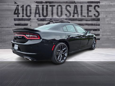 Used 2021 Dodge Charger SXT w/ Blacktop Package RWD image 3
