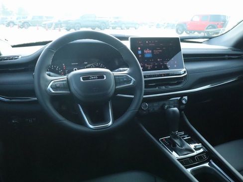 New 2026 Jeep Compass Latitude image 2