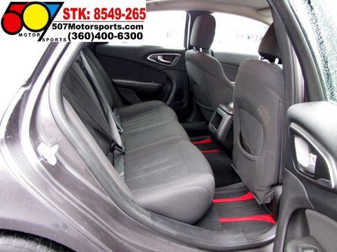 Used 2016 Chrysler 200 Limited image 16