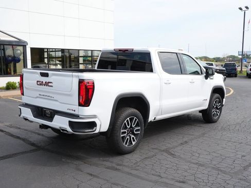 Used 2025 GMC Sierra 1500 AT4 w/ Technology Package AWD/4WD image 8