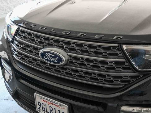 Used 2023 Ford Explorer XLT w/ Equipment Group 202A RWD image 10