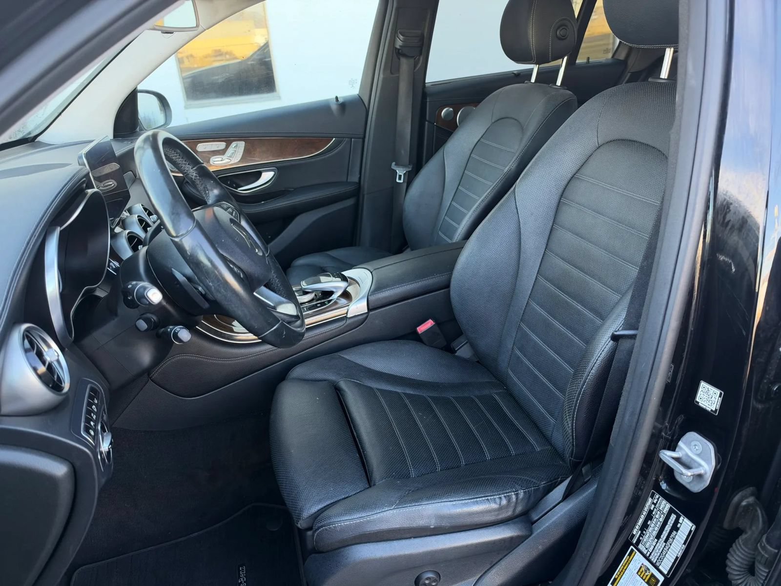 Used 2016 Mercedes-Benz GLC 300 4MATIC w/ Driver Assistance Package image 11