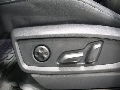 Certified 2025 Audi Q5 e Premium Plus w/ Premium Plus Package image 14